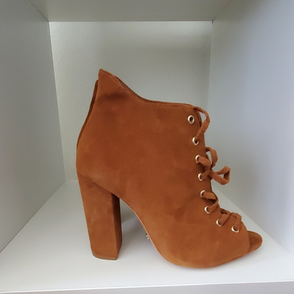 SCHUTZ - Picture 3 of 6